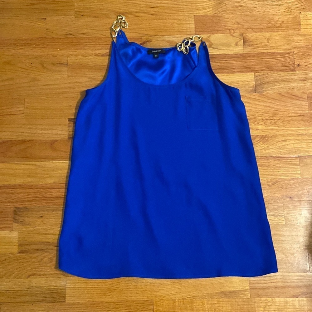 WOMEN’S DREW top. Size M